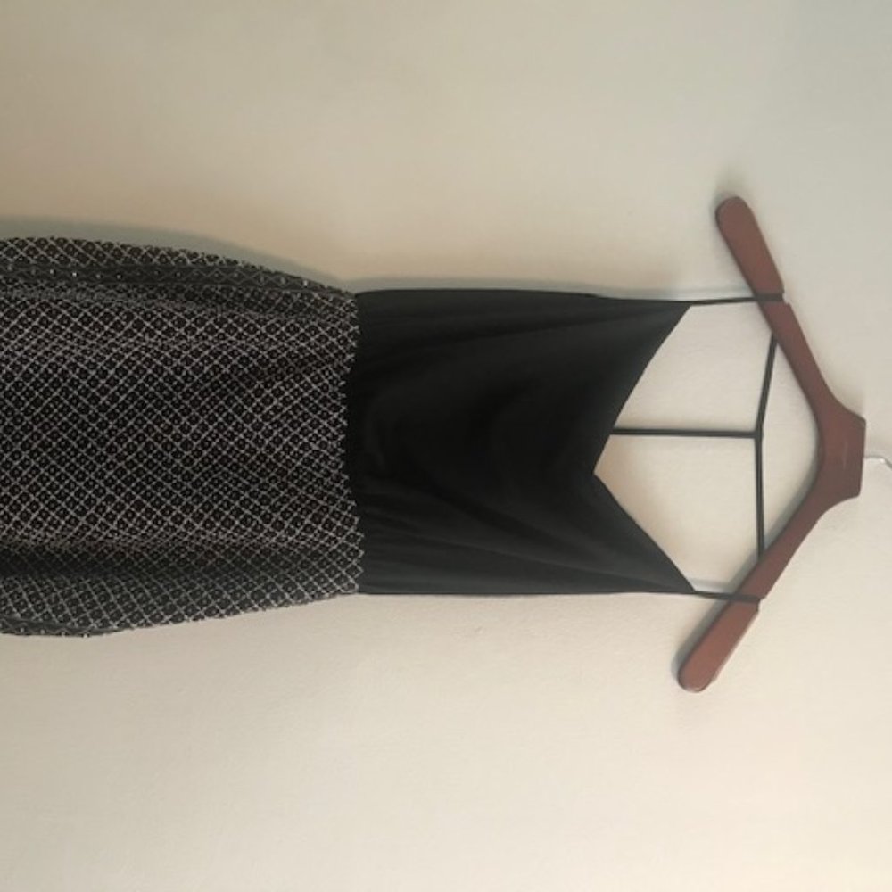 Sleeveless Cowl-Neck Beaded Dress - Picture 4 of 5